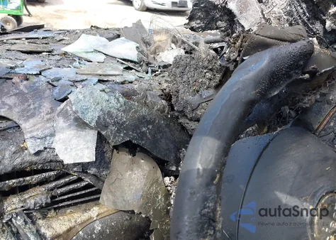 2015 Jeep Cherokee Limited из США, поврежденный, VIN 1C4PJMDBXFW511719